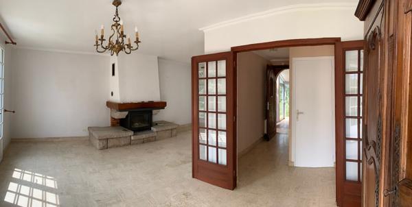 Maison traditionnelle 150m2, plain pied, commodités à pied, 1,5km des plages