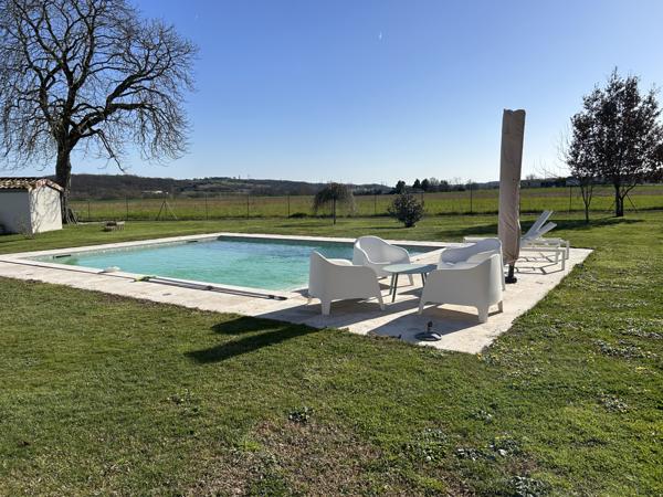 Agen (47000) MAISON 5 CHAMBRES DOUBLE GARAGE TERRAIN DE 3169 M2 ET PISCINE