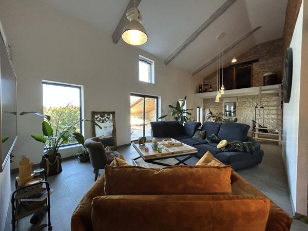 Agen (47000) MAISON 5 CHAMBRES DOUBLE GARAGE TERRAIN DE 3169 M2 ET PISCINE