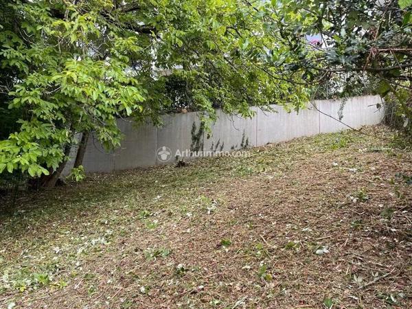 Vente                                                      Terrain
                        
                                         794 m2                     à Évian-les-Bains