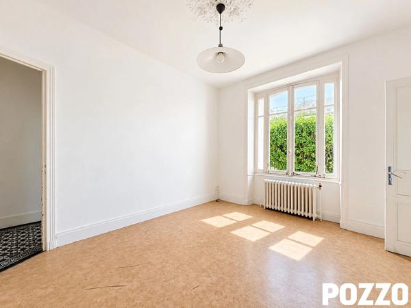 VILLA DE CHARME - QUARTIER SAINT-PAUL -5 CHAMBRES - JARDIN -GARAGE GRANVILLE