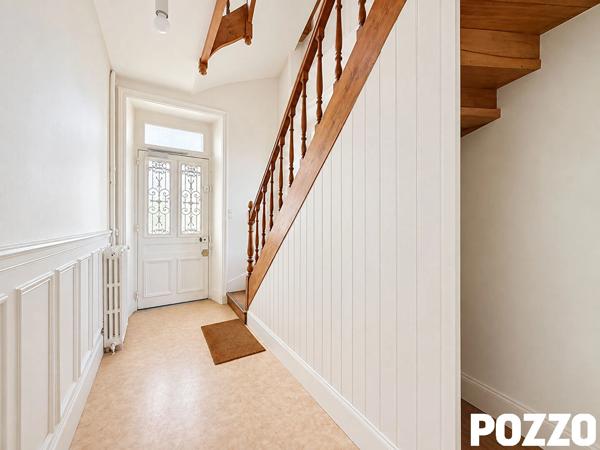 VILLA DE CHARME - QUARTIER SAINT-PAUL -5 CHAMBRES - JARDIN -GARAGE GRANVILLE