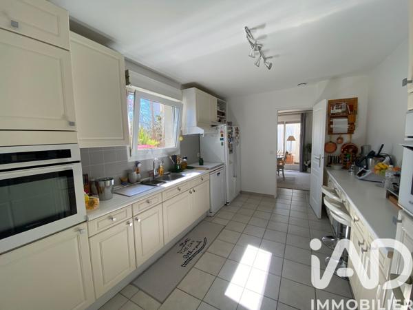 Maison à vendre 8 pièces 217 m² Forges-les-Bains