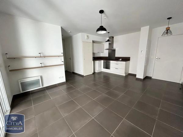 Appartement à louer 2 pièces 41.9m² Toulon (83100)