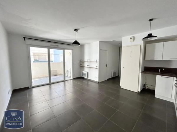Appartement à louer 2 pièces 41.9m² Toulon (83100)