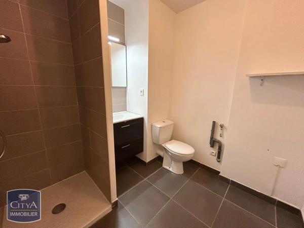 Appartement à louer 2 pièces 41.9m² Toulon (83100)