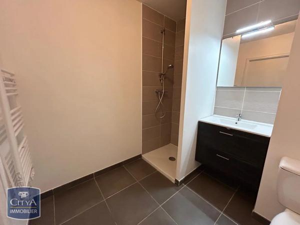 Appartement à louer 2 pièces 41.9m² Toulon (83100)