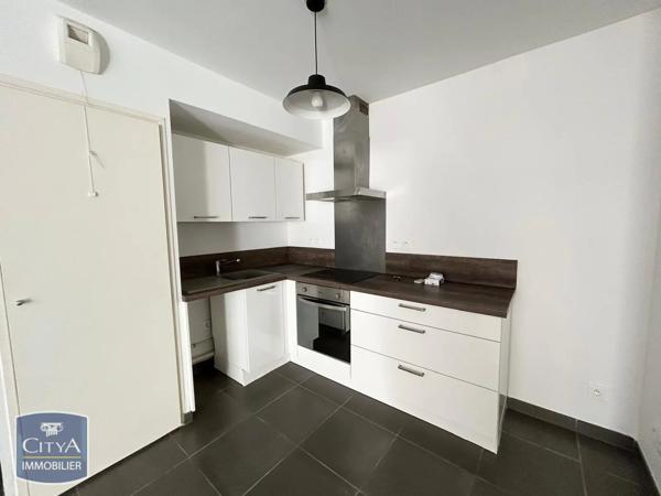 Appartement à louer 2 pièces 41.9m² Toulon (83100)