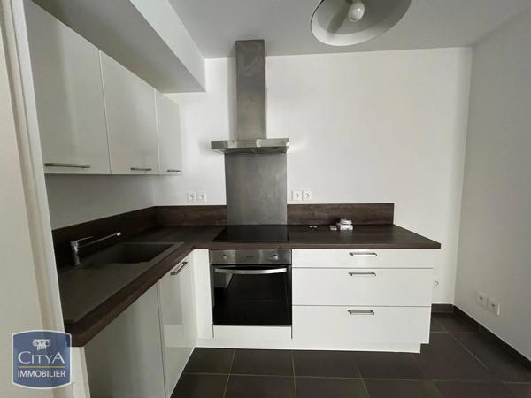 Appartement à louer 2 pièces 41.9m² Toulon (83100)