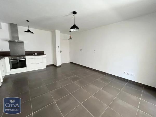 Appartement à louer 2 pièces 41.9m² Toulon (83100)