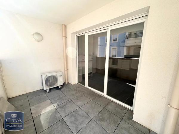 Appartement à louer 2 pièces 41.9m² Toulon (83100)
