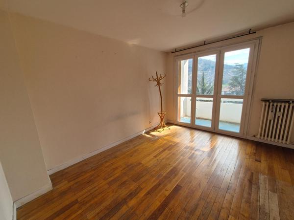 Appartement à SAINT-ETIENNE, 42100 - 4 pièces 90m²
