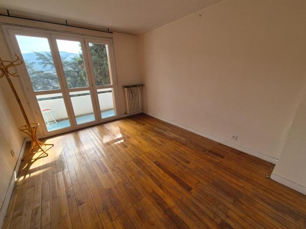 Appartement à SAINT-ETIENNE, 42100 - 4 pièces 90m²