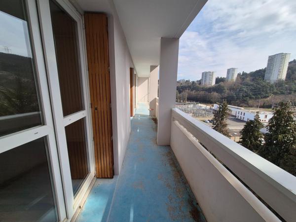 Appartement à SAINT-ETIENNE, 42100 - 4 pièces 90m²