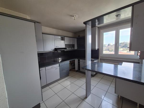 Appartement à SAINT-ETIENNE, 42100 - 4 pièces 90m²