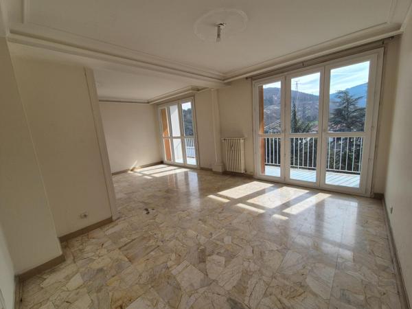 Appartement à SAINT-ETIENNE, 42100 - 4 pièces 90m²