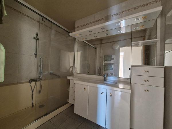 Appartement à SAINT-ETIENNE, 42100 - 4 pièces 90m²