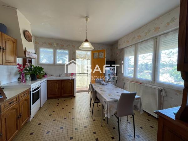 SAINT-PIERRE-DU-MONT – UNE ADRESSE RECHERCHÉE, UN BIEN RARE !