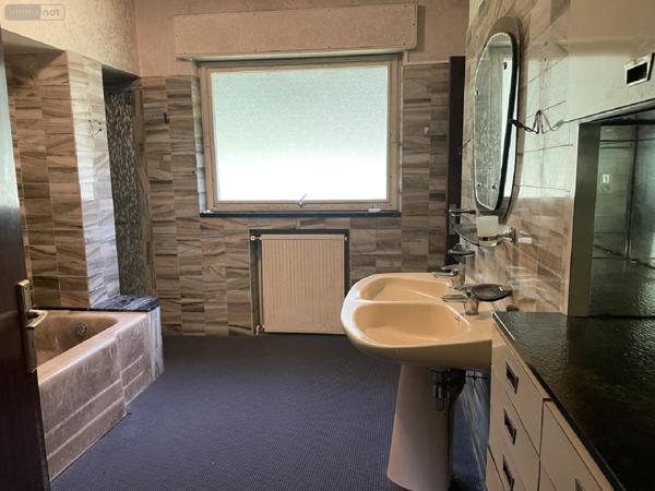 Maison à vendre à Javerlhac et la Chapelle Saint Robert en Dordogne (24300), ref : 077/1491