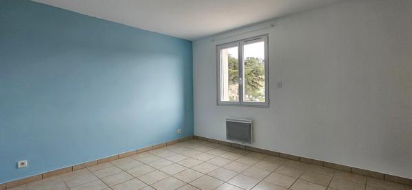 Villa T4 avec garage et jardin , Peipin