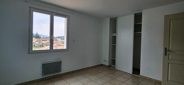 Villa T4 avec garage et jardin , Peipin