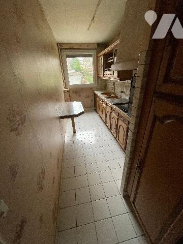 Clamart, Appart 2/3 pièces, 55 M² à rénover dans imm récent av Jean Jaurès, 1er étage asc, cave.