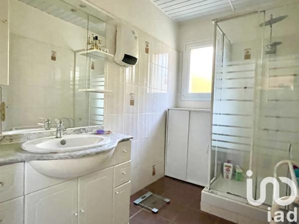 Maison traditionnelle 8 pièces de 188 m² à Molières-sur-Cèze (30410)