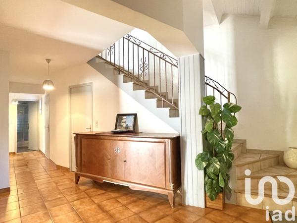 Maison traditionnelle 8 pièces de 188 m² à Molières-sur-Cèze (30410)