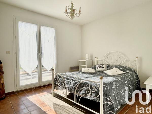 Maison traditionnelle 8 pièces de 188 m² à Molières-sur-Cèze (30410)