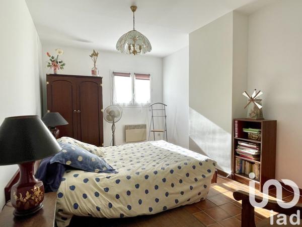 Maison traditionnelle 8 pièces de 188 m² à Molières-sur-Cèze (30410)