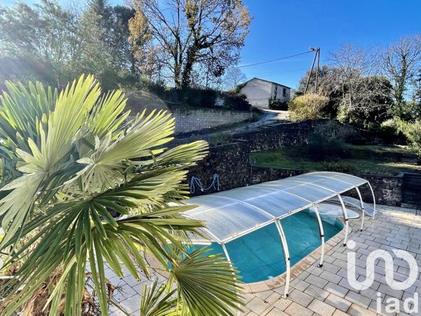 Maison traditionnelle 8 pièces de 188 m² à Molières-sur-Cèze (30410)