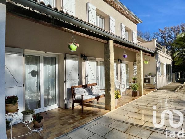 Maison traditionnelle 8 pièces de 188 m² à Molières-sur-Cèze (30410)