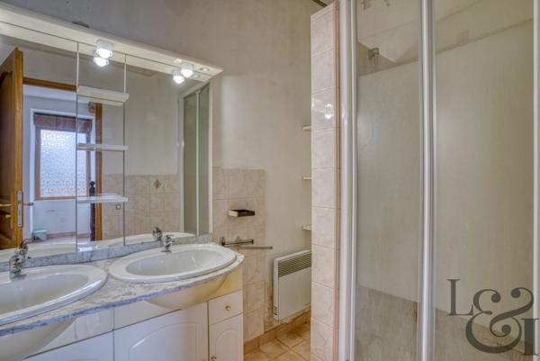Grange en pierre rénovée avec gîte à vendre entre Villeneuve-sut-Lot et Agen