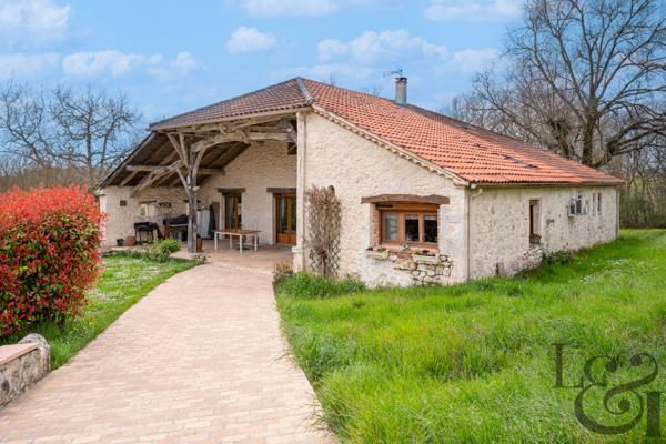 Grange en pierre rénovée avec gîte à vendre entre Villeneuve-sut-Lot et Agen