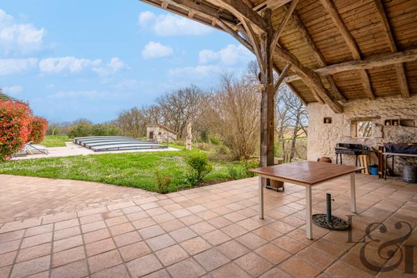 Grange en pierre rénovée avec gîte à vendre entre Villeneuve-sut-Lot et Agen
