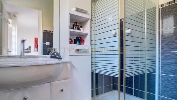 Fontaines-sur-Saône (69270) Duplex lumineux avec 48 m² d’extérieurs - esprit maison à Collonges-au-Mont-d’Or