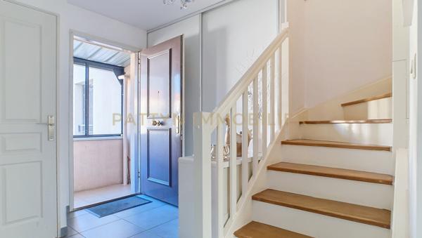 Fontaines-sur-Saône (69270) Duplex lumineux avec 48 m² d’extérieurs - esprit maison à Collonges-au-Mont-d’Or