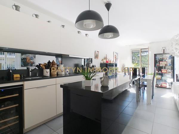 Fontaines-sur-Saône (69270) Duplex lumineux avec 48 m² d’extérieurs - esprit maison à Collonges-au-Mont-d’Or