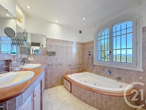 Maison à vendre  5 pièces - 140 m2 LA CROIX VALMER - 83