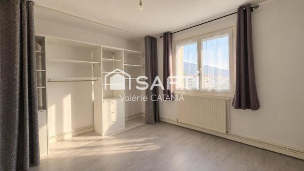 VOIRON, Appartement T5 – 4 CHAMBRES – DERNIER ÉTAGE – BALCON & VUE DÉGAGÉE