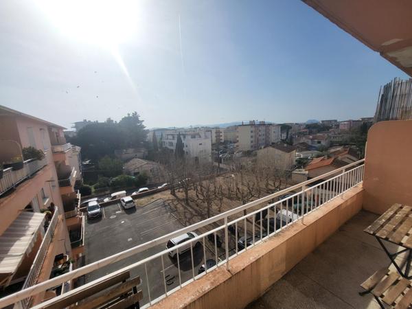 VENTE EN EXCLUSIVITE - SAINT-RAPHAËL - APPARTEMENT 3 PIECES
