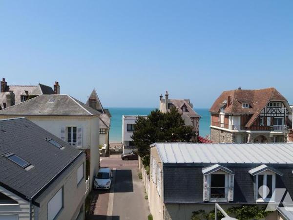 EXCLUSIVITE - BIEN D'EXCEPTION - CENTRE DE COUTAINVILLE

 Située à deux pas de la plage et de...