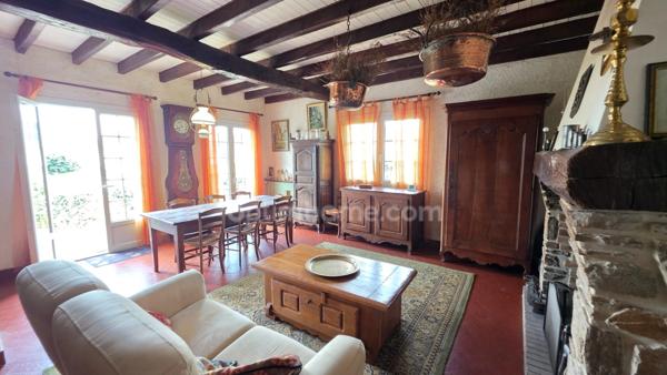 EN EXCLUSIVITE SUR LE PALAIS SUR VIENNE JOLIE MAISON AU CALME DANS QUARTIER RESIDENTIEL PRISE
