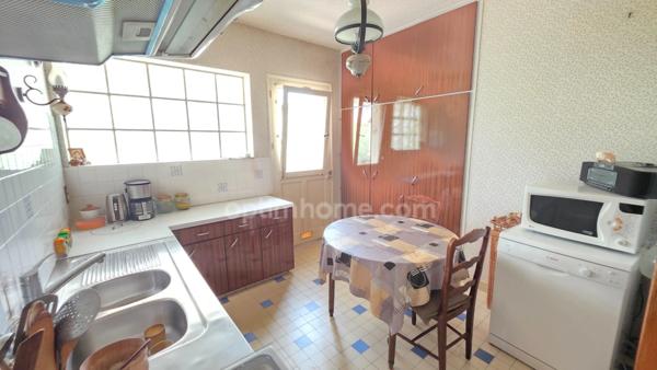 EN EXCLUSIVITE SUR LE PALAIS SUR VIENNE JOLIE MAISON AU CALME DANS QUARTIER RESIDENTIEL PRISE