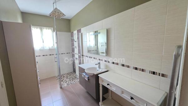 EN EXCLUSIVITE SUR LE PALAIS SUR VIENNE JOLIE MAISON AU CALME DANS QUARTIER RESIDENTIEL PRISE