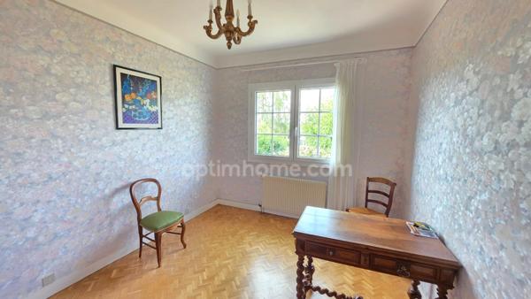 EN EXCLUSIVITE SUR LE PALAIS SUR VIENNE JOLIE MAISON AU CALME DANS QUARTIER RESIDENTIEL PRISE