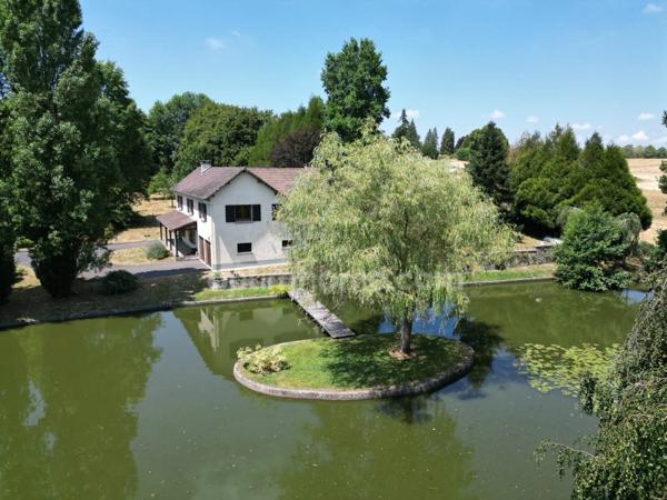 Maison 130m2 avec dépendance, plan d'eau et un hectare de terrain plat