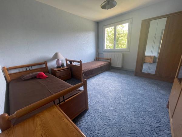 Maison 130m2 avec dépendance, plan d'eau et un hectare de terrain plat