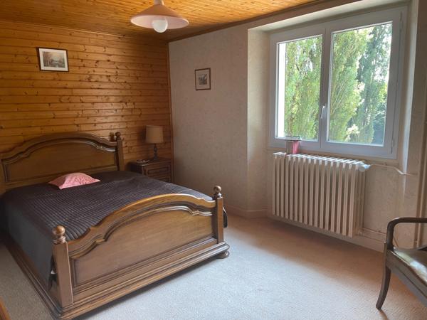 Maison 130m2 avec dépendance, plan d'eau et un hectare de terrain plat