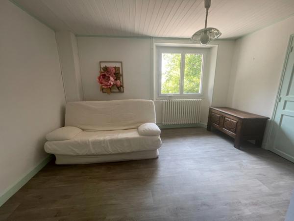 Maison 130m2 avec dépendance, plan d'eau et un hectare de terrain plat